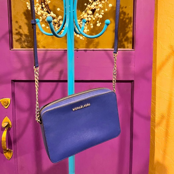 💙MICHAEL KORS BLUE CROSSBODY PURSE💙 - Picture 1 of 4